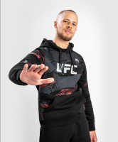 Pánská mikina VENUM UFC Authentic Fight Week 2.0 - černo/červená